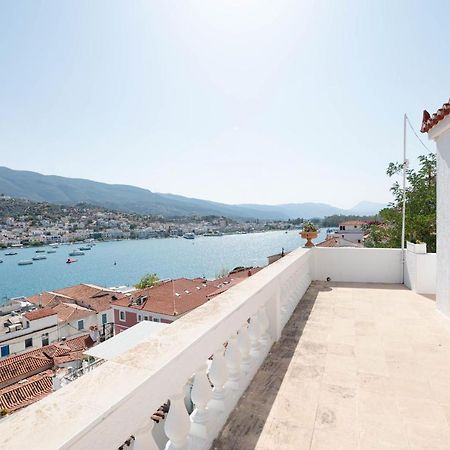 Traditional House Under The Clock Tower With Sweet View Poros Town Екстер'єр фото
