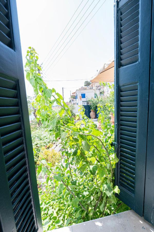Traditional House Under The Clock Tower With Sweet View Poros Town Екстер'єр фото