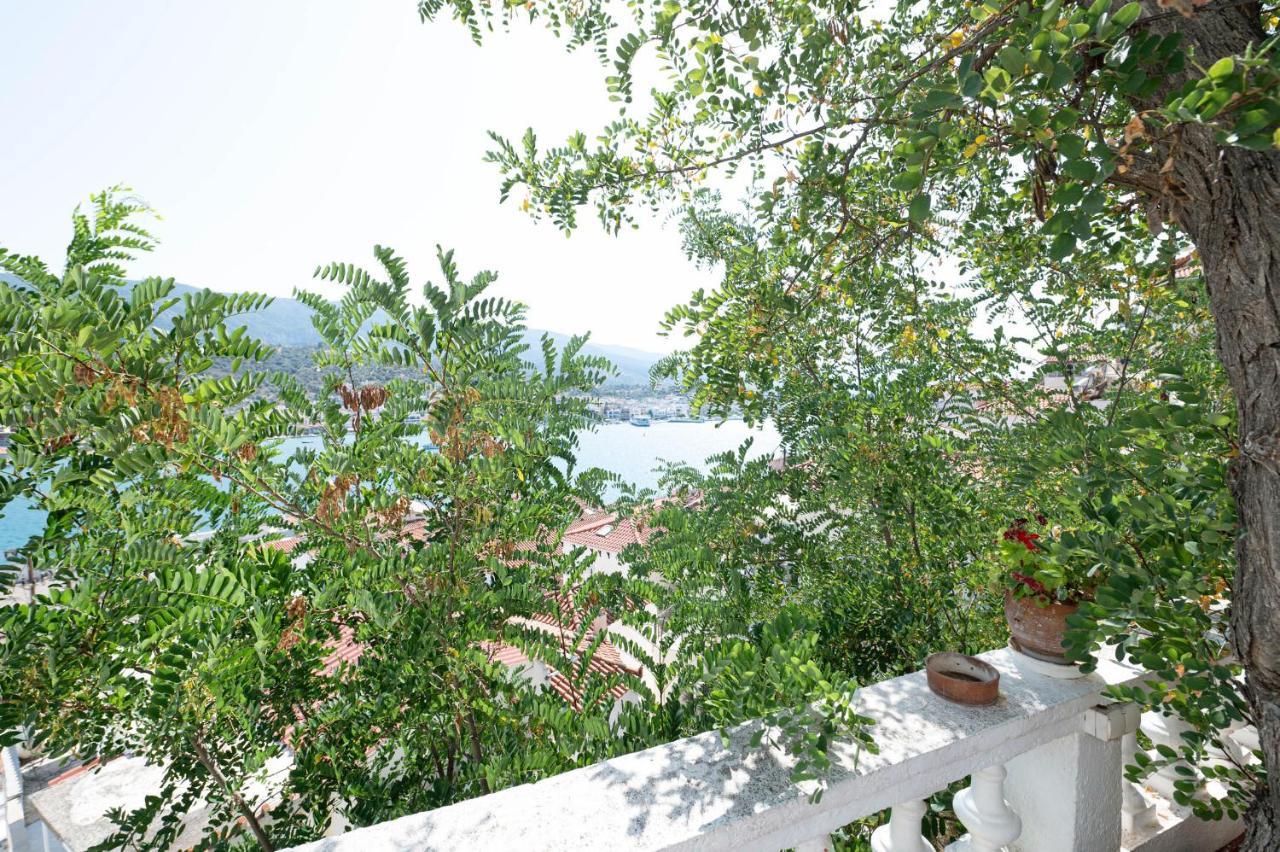 Traditional House Under The Clock Tower With Sweet View Poros Town Екстер'єр фото