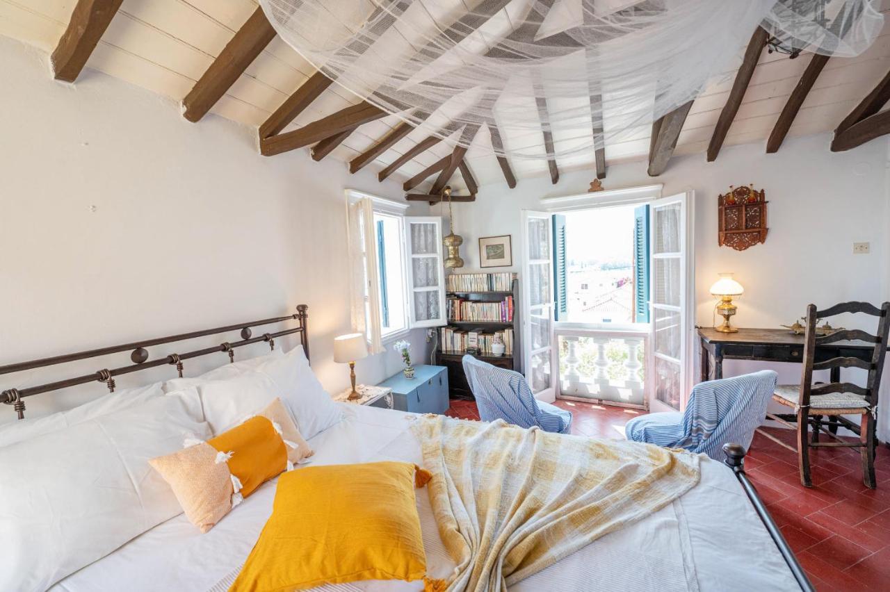 Traditional House Under The Clock Tower With Sweet View Poros Town Екстер'єр фото