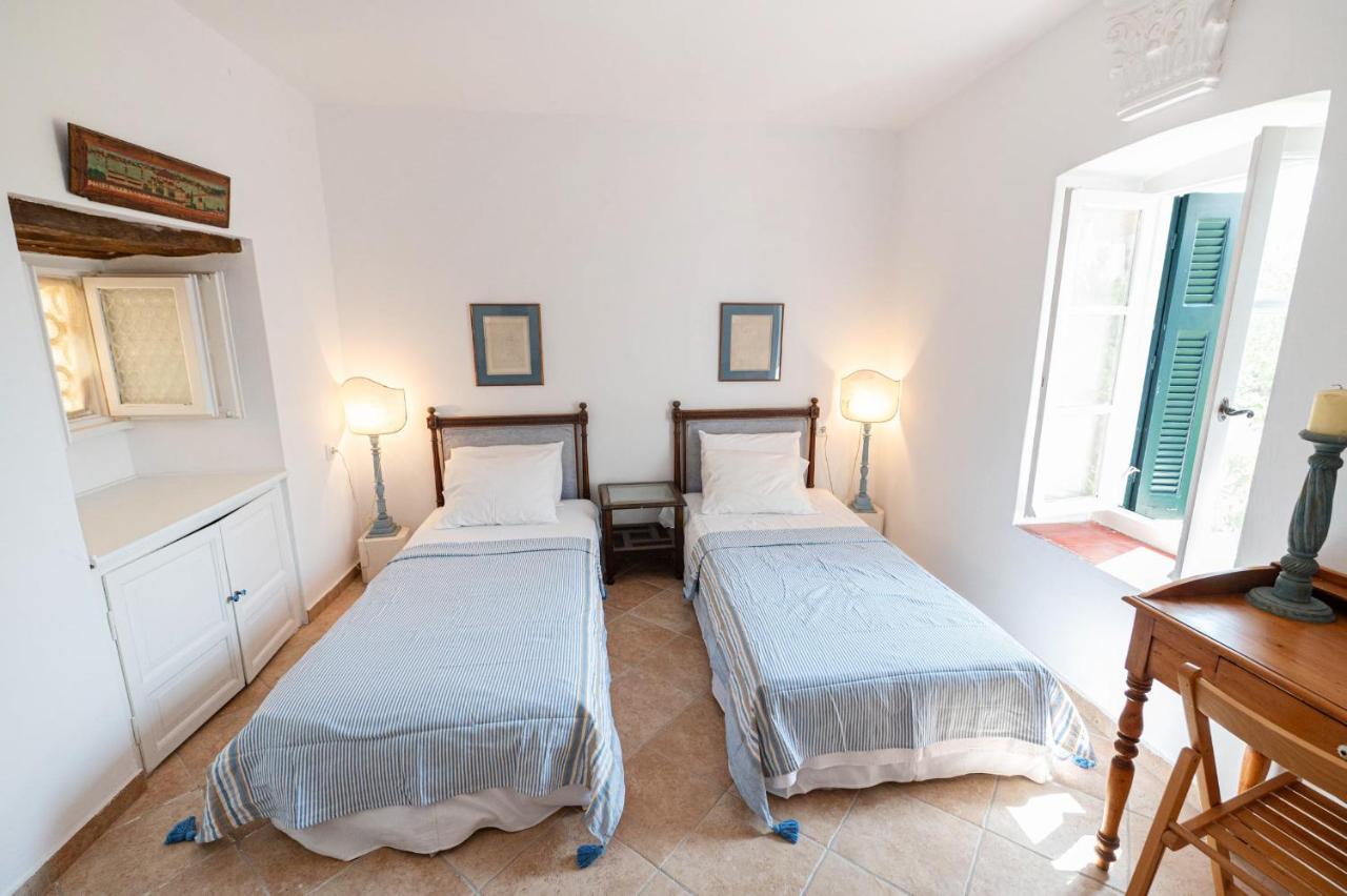 Traditional House Under The Clock Tower With Sweet View Poros Town Екстер'єр фото