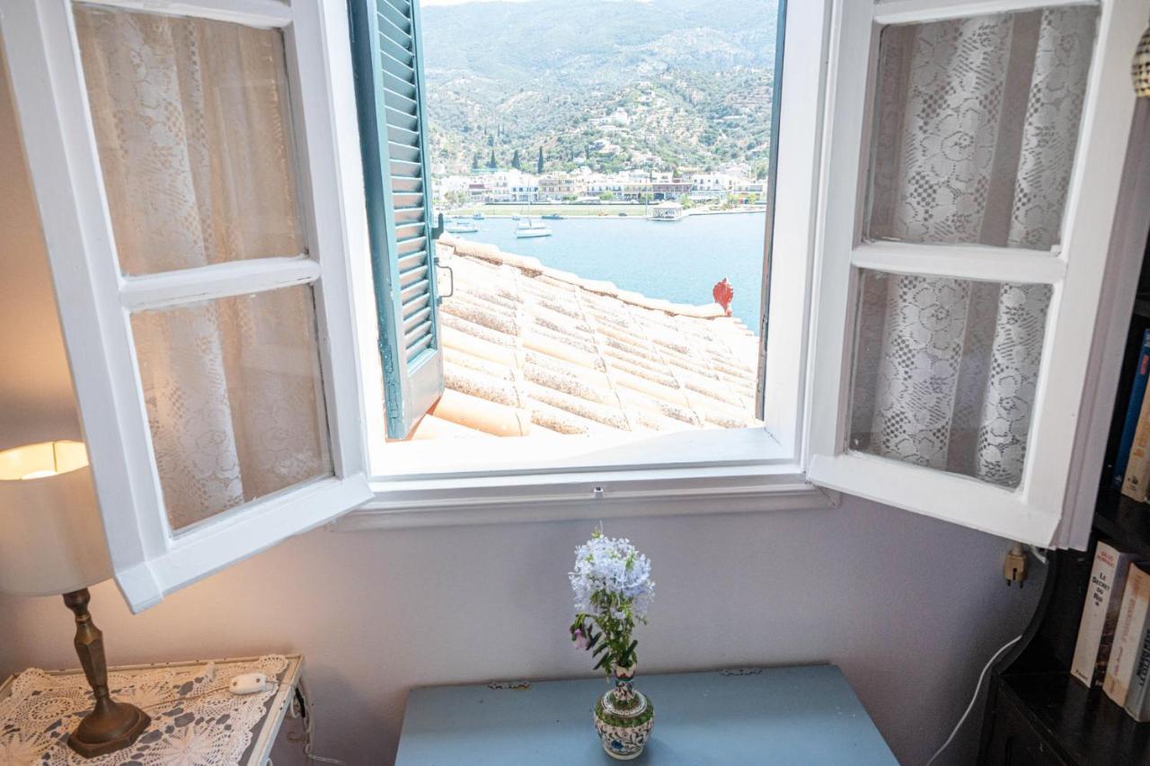 Traditional House Under The Clock Tower With Sweet View Poros Town Екстер'єр фото