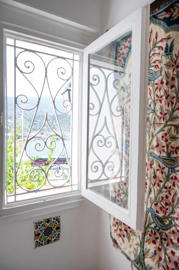 Traditional House Under The Clock Tower With Sweet View Poros Town Екстер'єр фото
