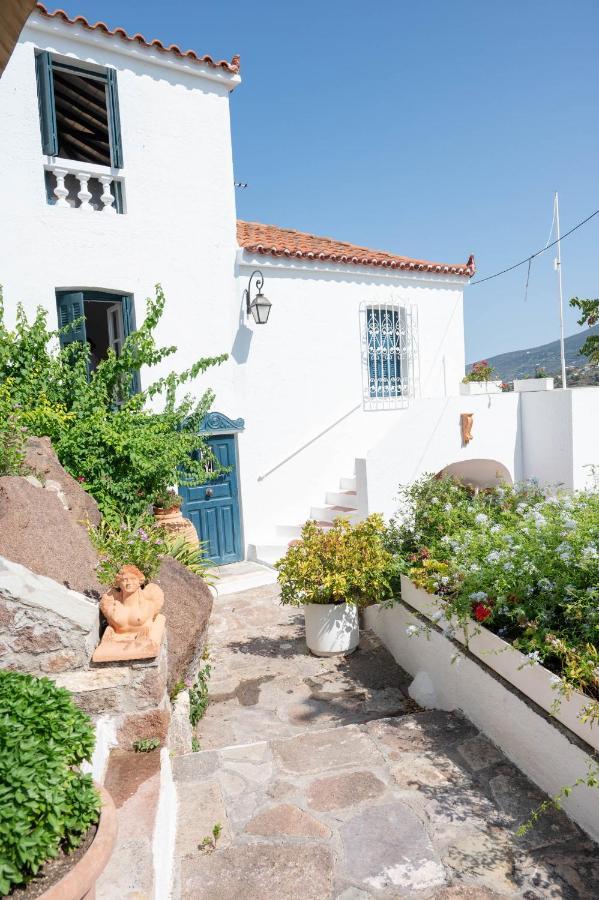 Traditional House Under The Clock Tower With Sweet View Poros Town Екстер'єр фото