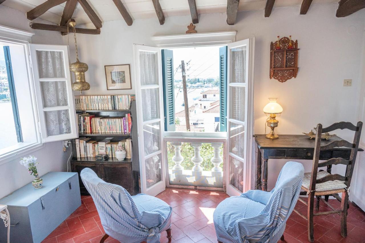 Traditional House Under The Clock Tower With Sweet View Poros Town Екстер'єр фото