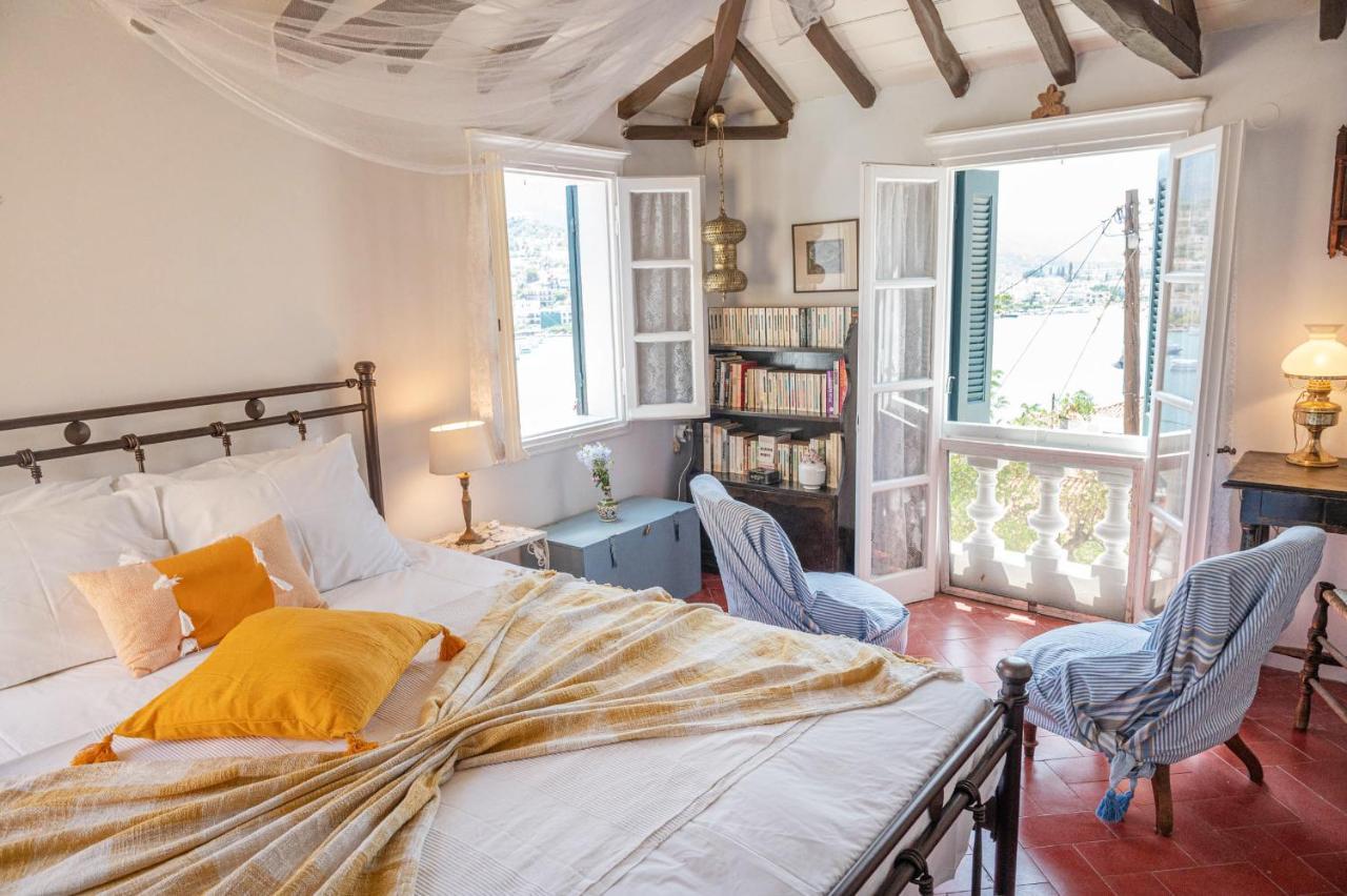 Traditional House Under The Clock Tower With Sweet View Poros Town Екстер'єр фото